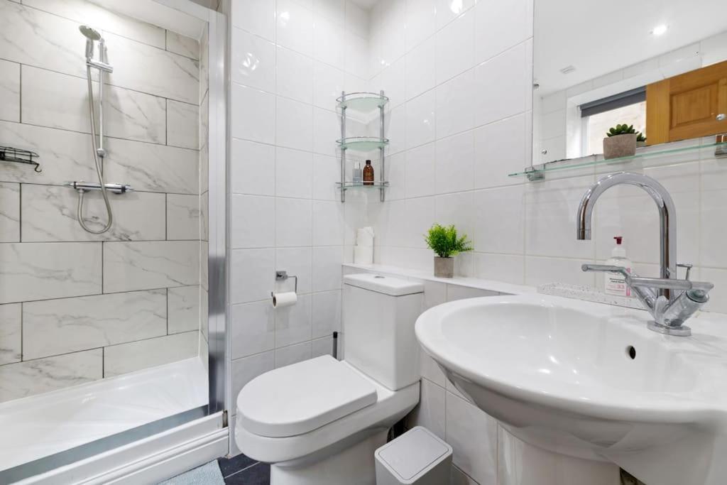 Luxurious 3 Bedroom Apartment In Park Estate نوتينغهام المظهر الخارجي الصورة